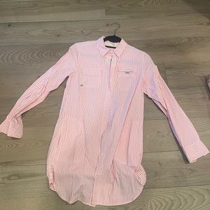 Vineyard Vines Performance Pink/white pinstripe swimsuit cover- A+ condition!
